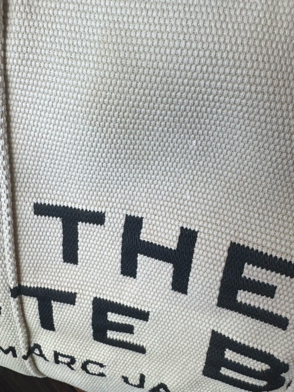 Marc Jacobs Cream Canvas 'The Tote Bag' with Black Logo - Picture 4 of 13